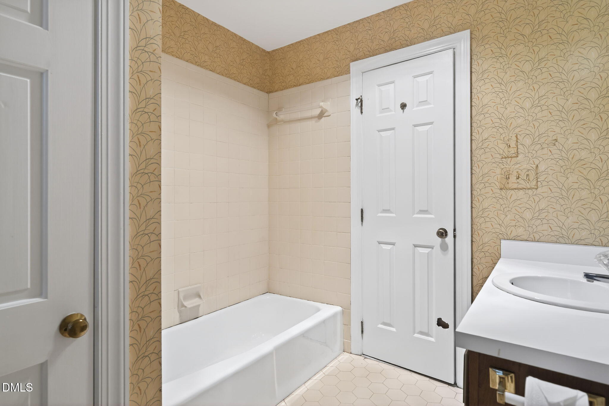 516 Weathergreen Drive Raleigh, NC 27615 - Photo 34 of 41 34-web-or-mls-516 Weathergreen-38