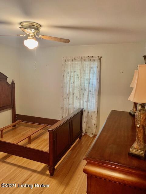 209 Bramton Road Louisville, KY 40207 - Photo 21 of 39 primary bedroom 1