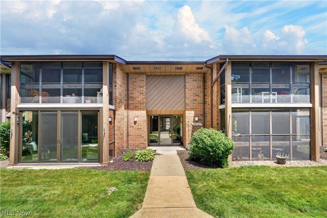 22936 Mastick Road, Unit 101 Cleveland, OH 44126 - Photo 1 of 27