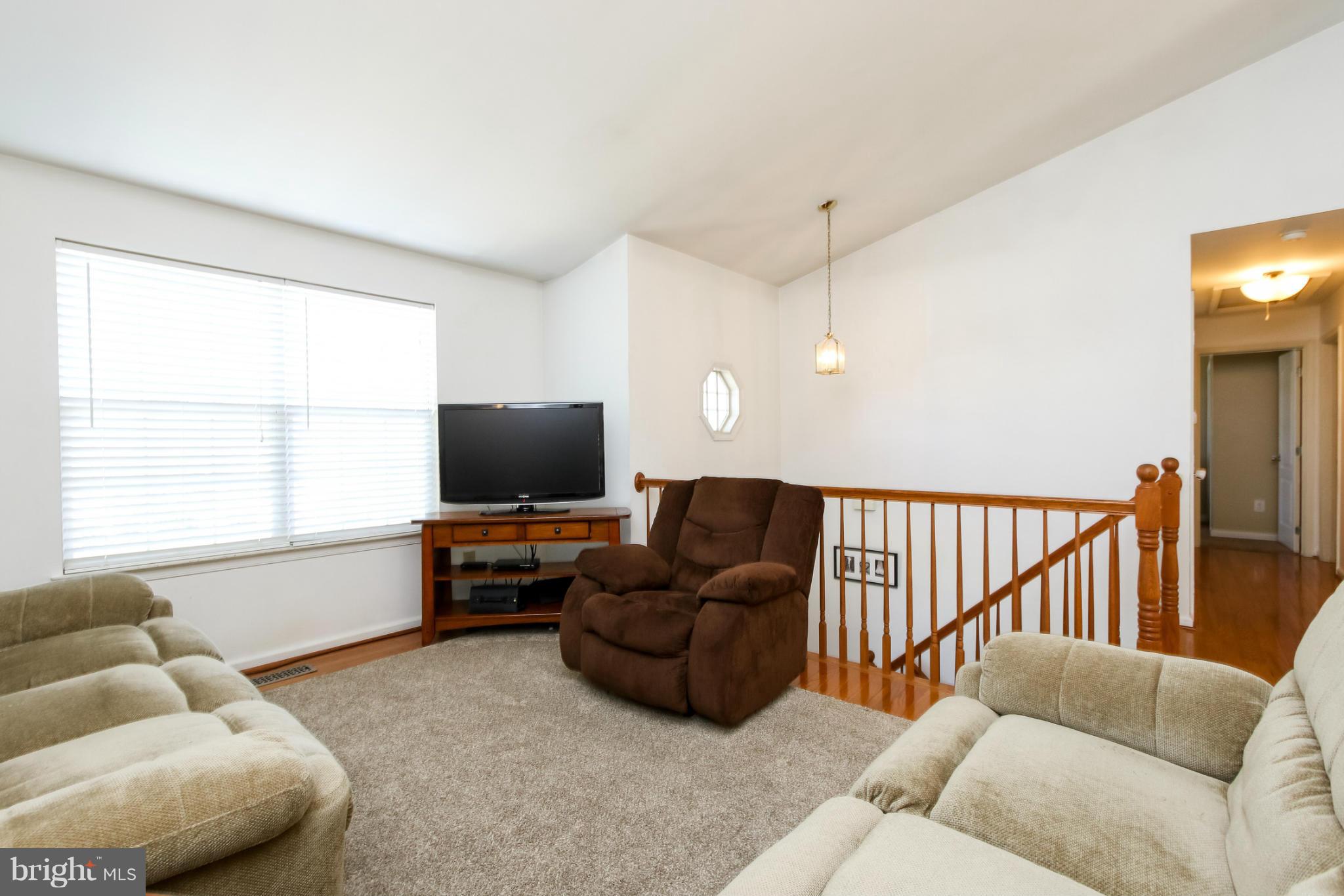 3811 Dakota Road Hampstead, MD 21074 - Photo 4 of 29 Living Room - Gleaming HDWD Floors