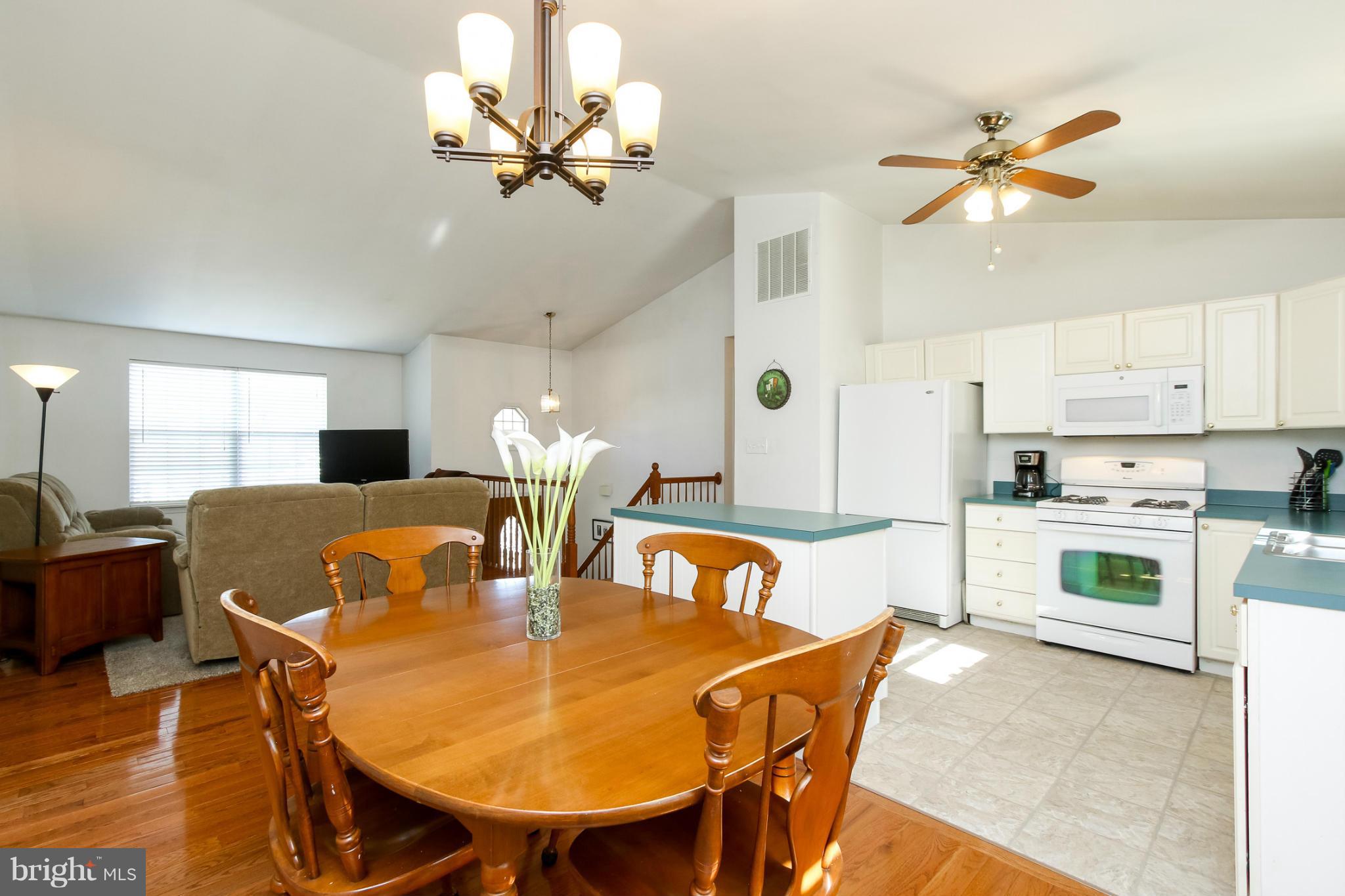 3811 Dakota Road Hampstead, MD 21074 - Photo 6 of 29 Great Entertaining Space