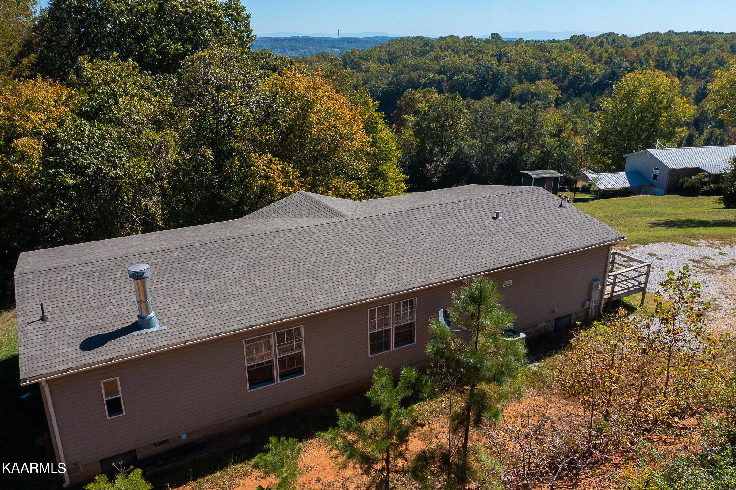 1990 Bluff Road Harriman, TN 37748 - Photo 2 of 19 JBP_Bluff1990_Print-3