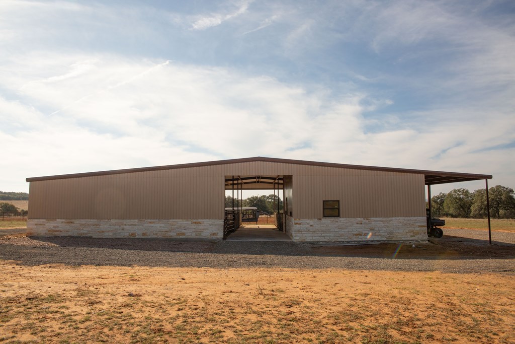 4252 Cypress Mill Road Johnson City, TX 78636 - Photo 39 of 47 a view of a terrace