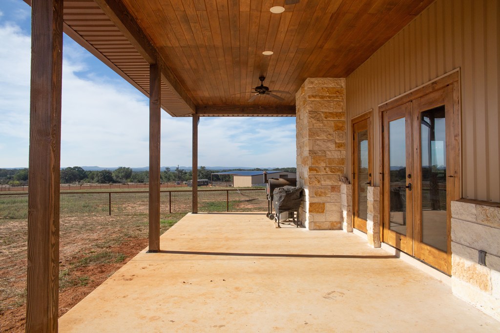 4252 Cypress Mill Road Johnson City, TX 78636 - Photo 40 of 47 a view of a balcony