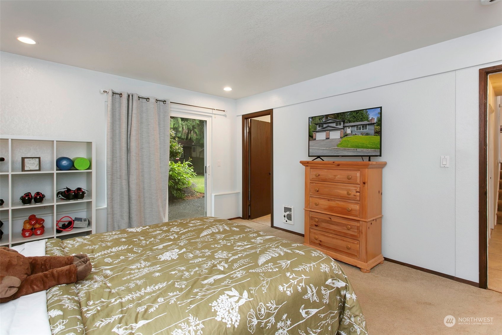 205 155th Place Southeast Bothell, WA 98012 - Photo 20 of 37 a bedroom with a bed and a dresser