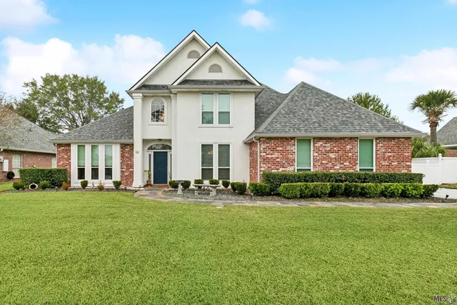 $436,900 | 104 West Lakeview Drive, Laplace, LA 70068