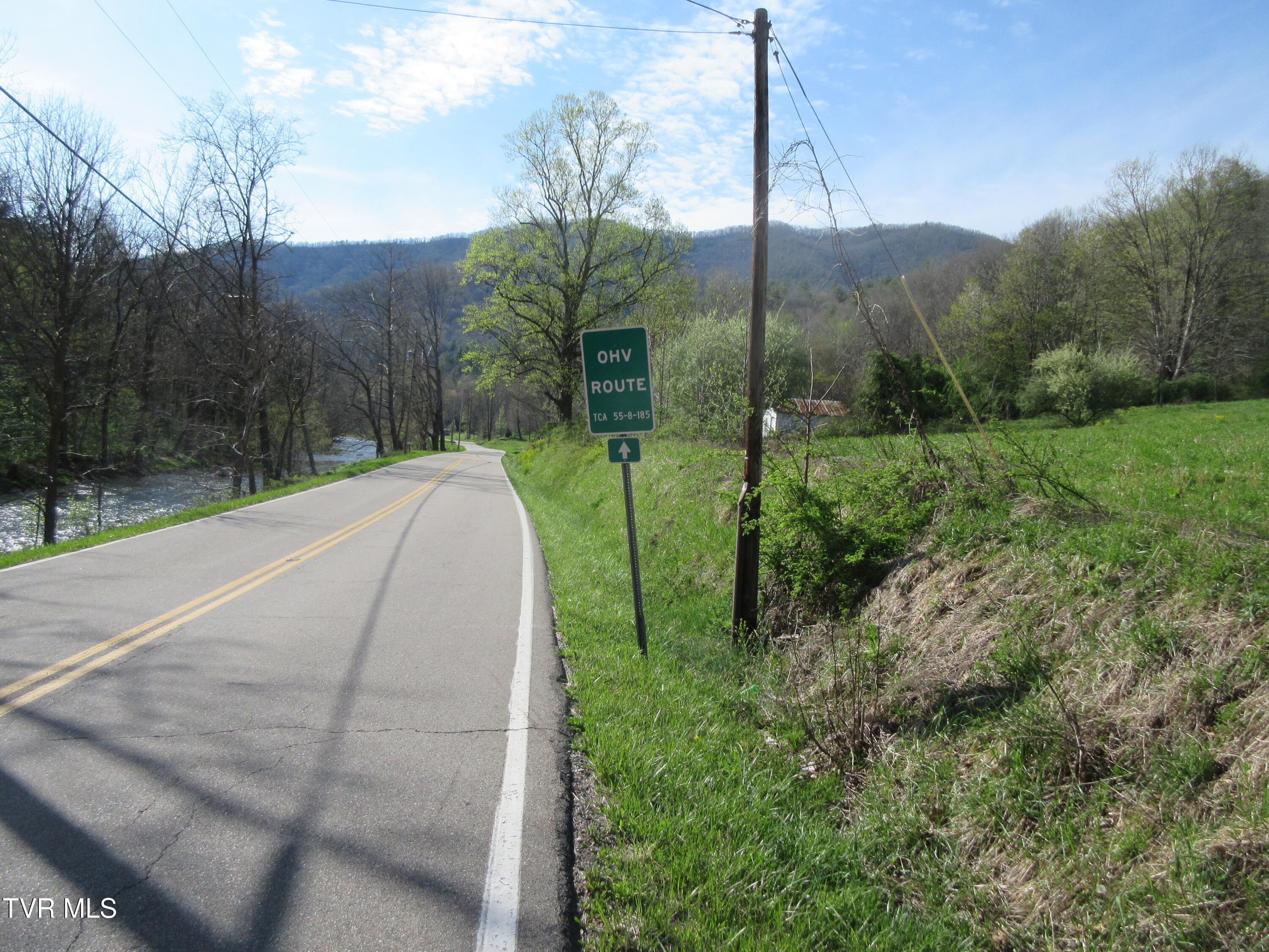 9222 Roan Creek Road Butler, TN 37640 - Photo 20 of 25 IMG_0484