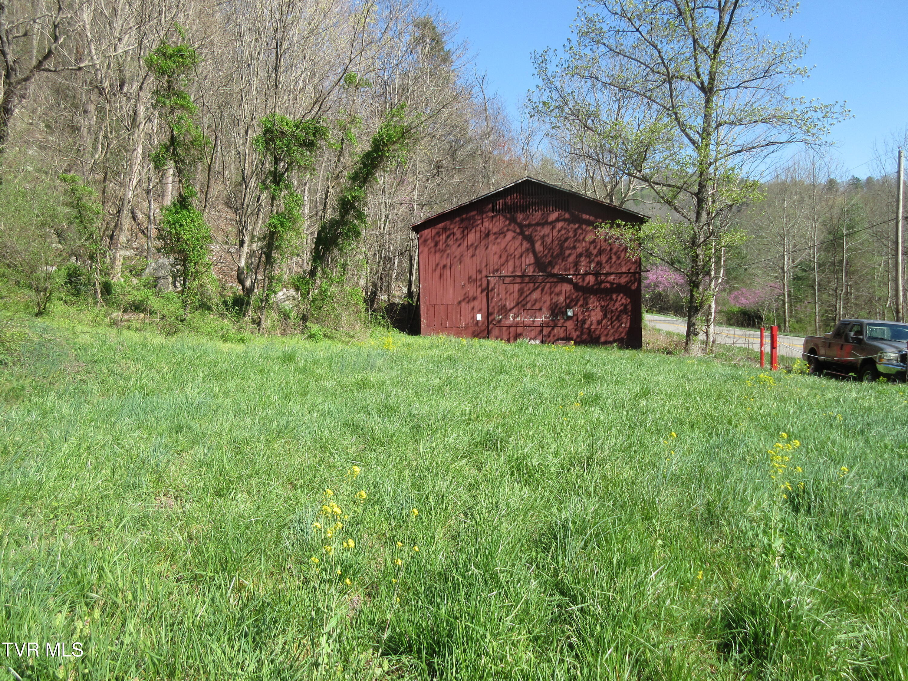 9222 Roan Creek Road Butler, TN 37640 - Photo 10 of 25 IMG_0474