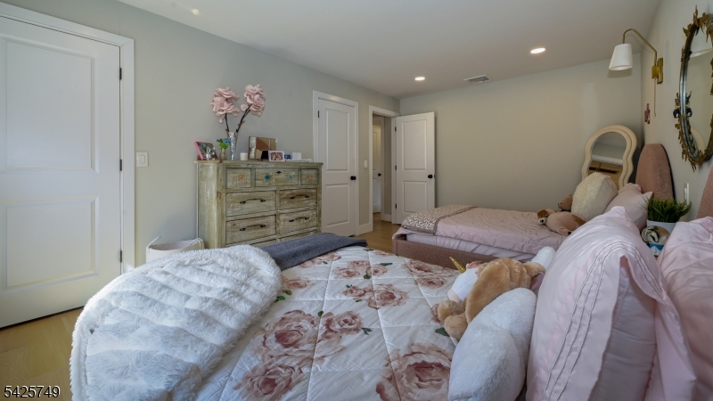 112 Urban Club Road Wayne, NJ 07470 - Photo 26 of 38