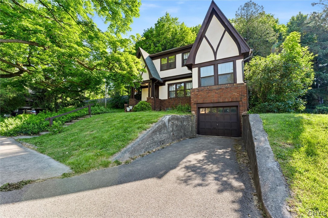 303 Barrington Road, Unit 5 Syracuse, NY 13214 - Photo 39 of 44 Underhouse garage