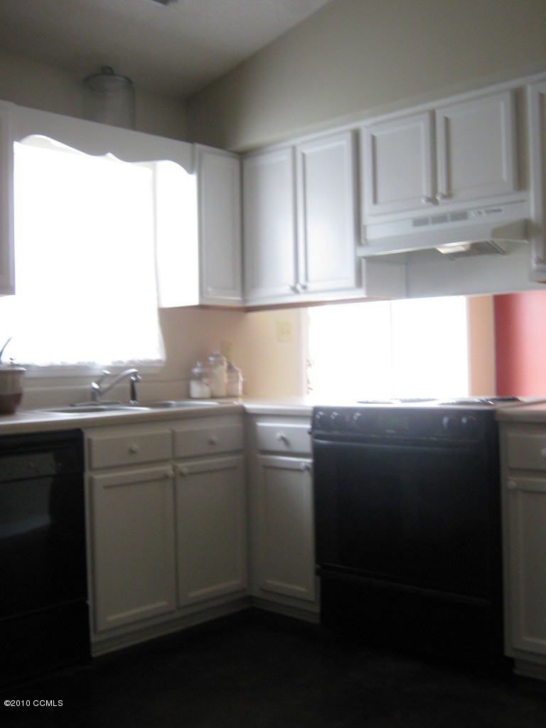 121 Fodder Drive Hubert, NC 28539 - Photo 5 of 16 Kitchen B