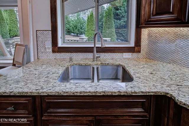 $619,900 | 604 Tanasi Lane, Loudon, TN 37774