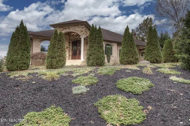 $619,900 | 604 Tanasi Lane, Loudon, TN 37774