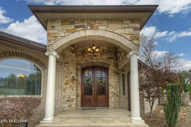 $619,900 | 604 Tanasi Lane, Loudon, TN 37774