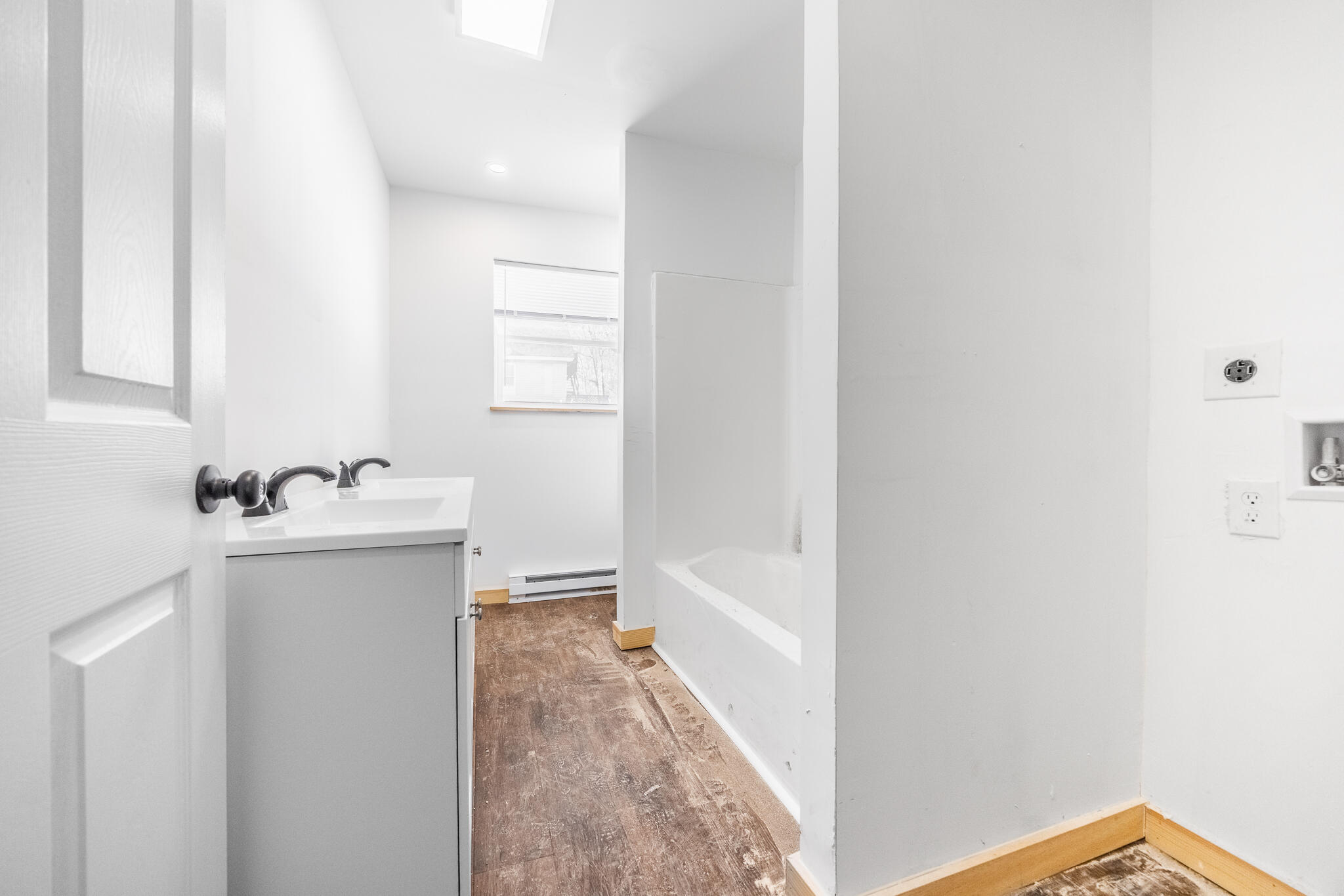 91 Walter Street Bangor, ME 04401 - Photo 15 of 24 Bath-2