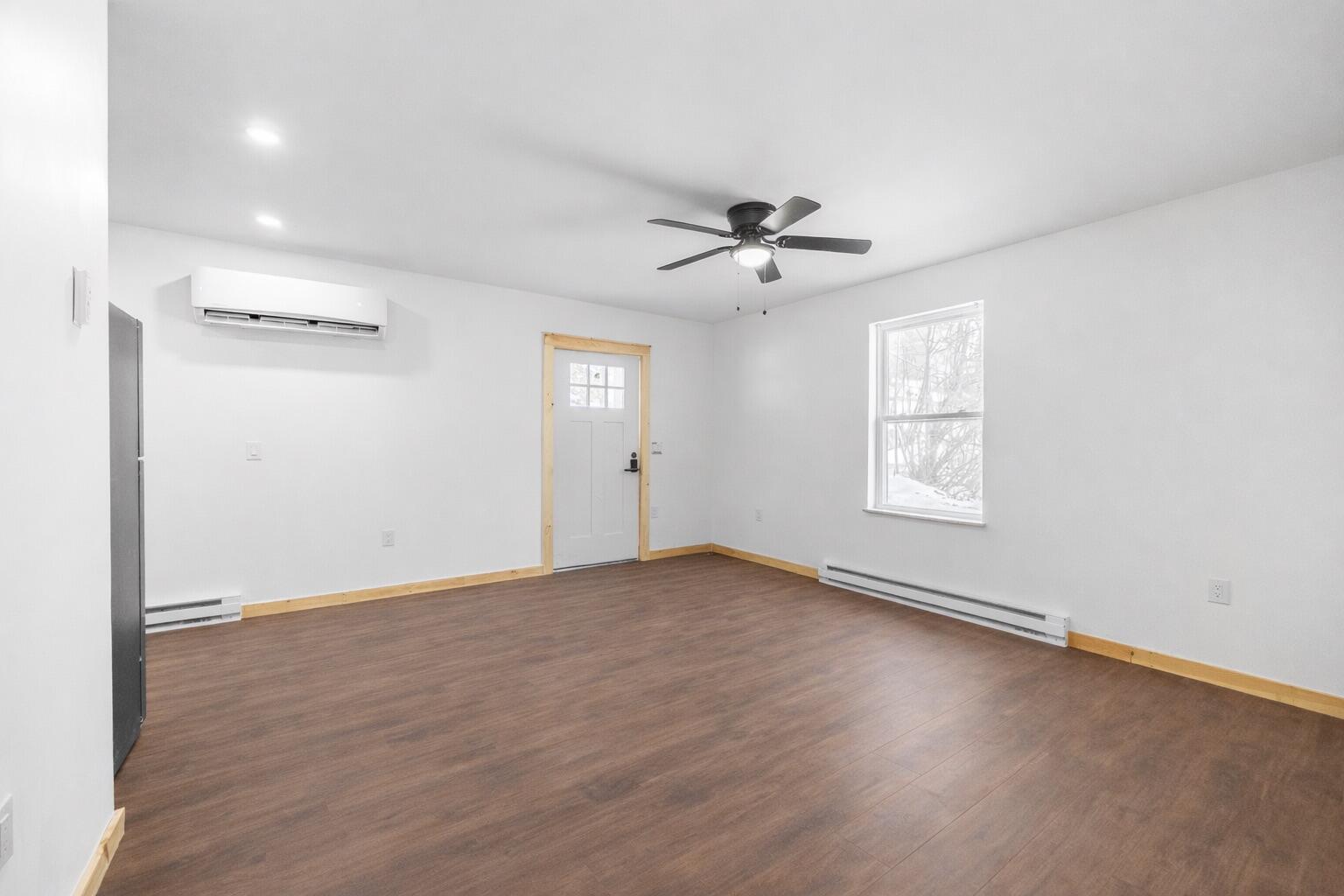 91 Walter Street Bangor, ME 04401 - Photo 19 of 24 Living 3