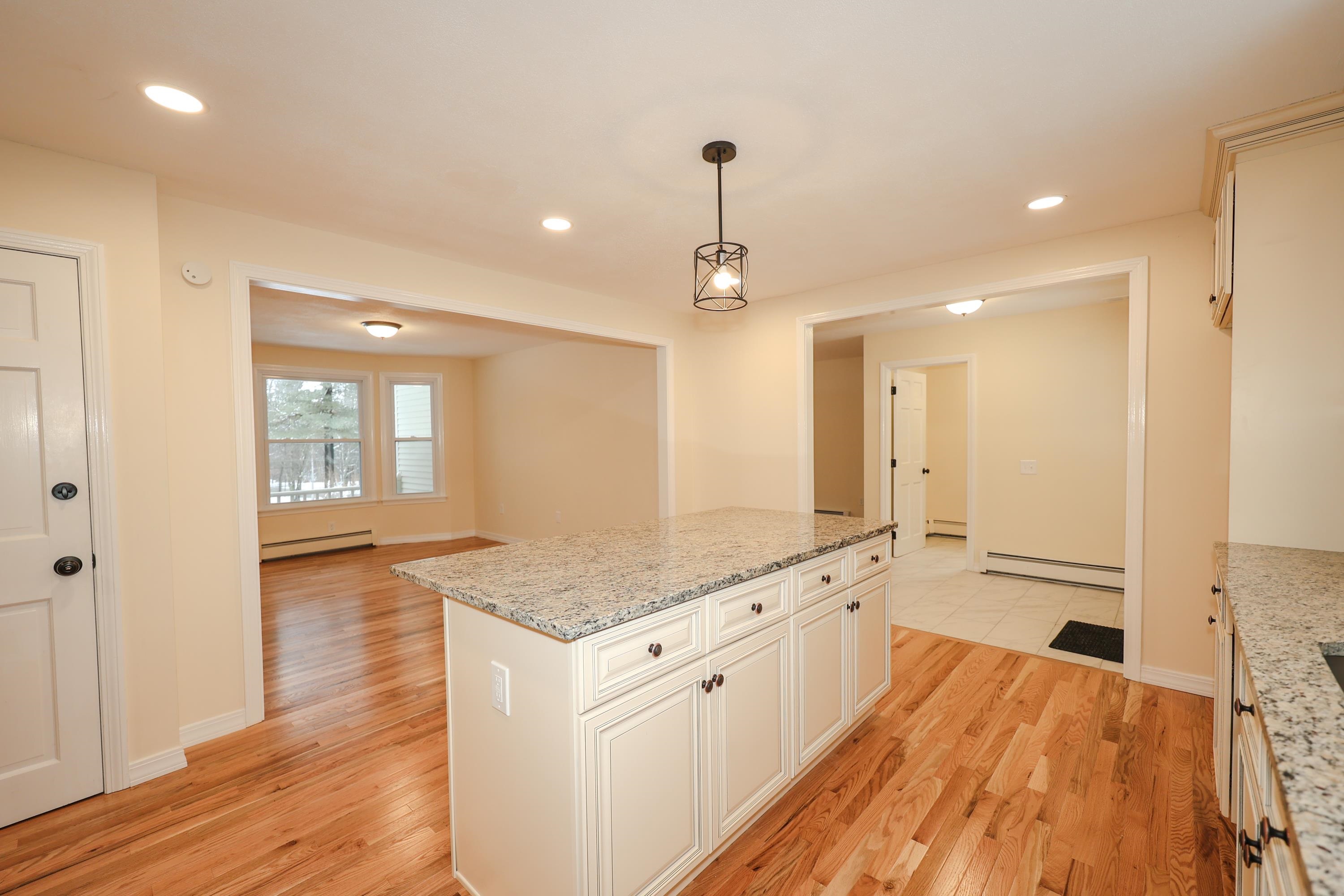 7 Karen Road Windham, NH 03087 - Photo 13 of 37