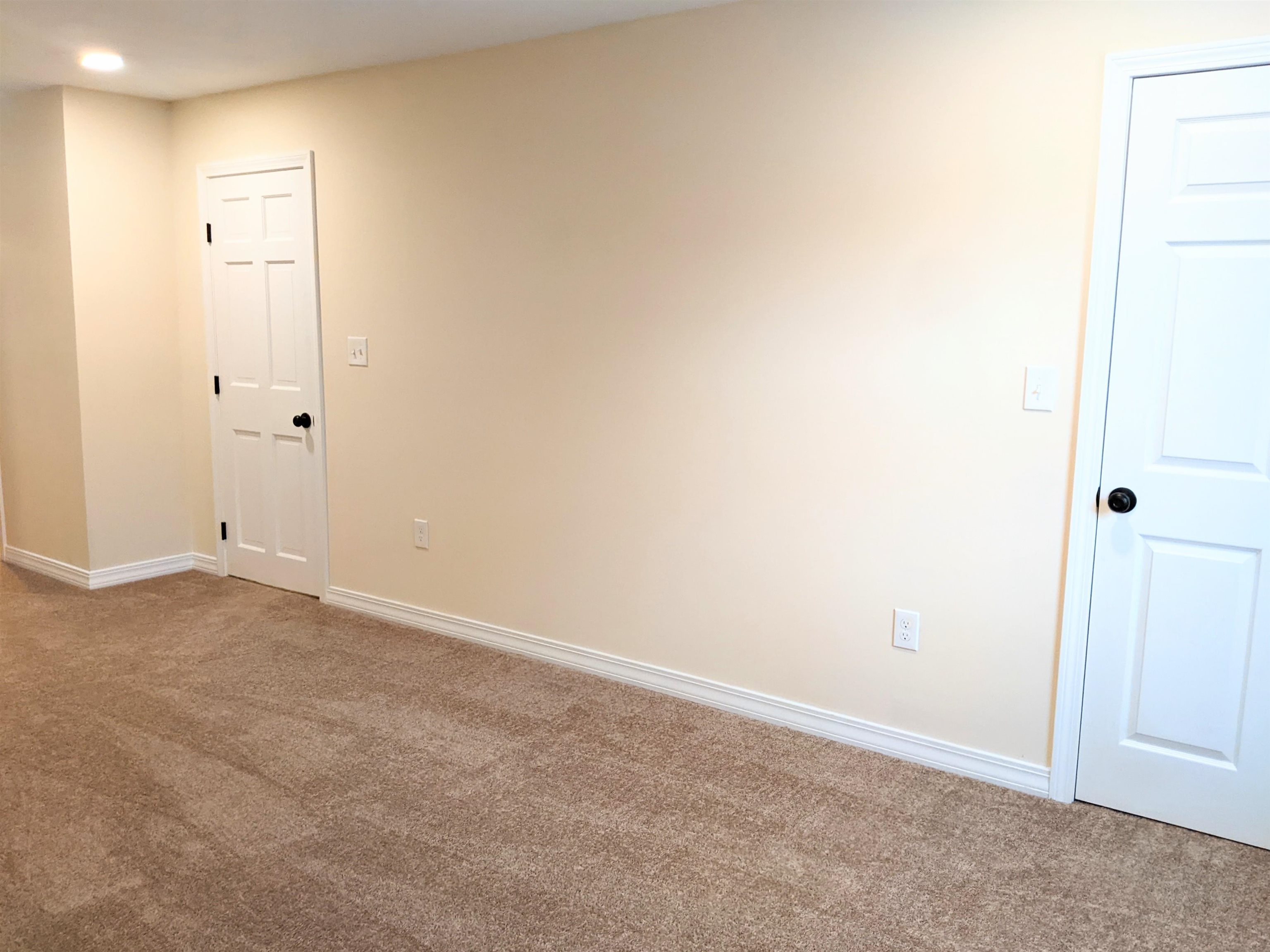 7 Karen Road Windham, NH 03087 - Photo 23 of 37