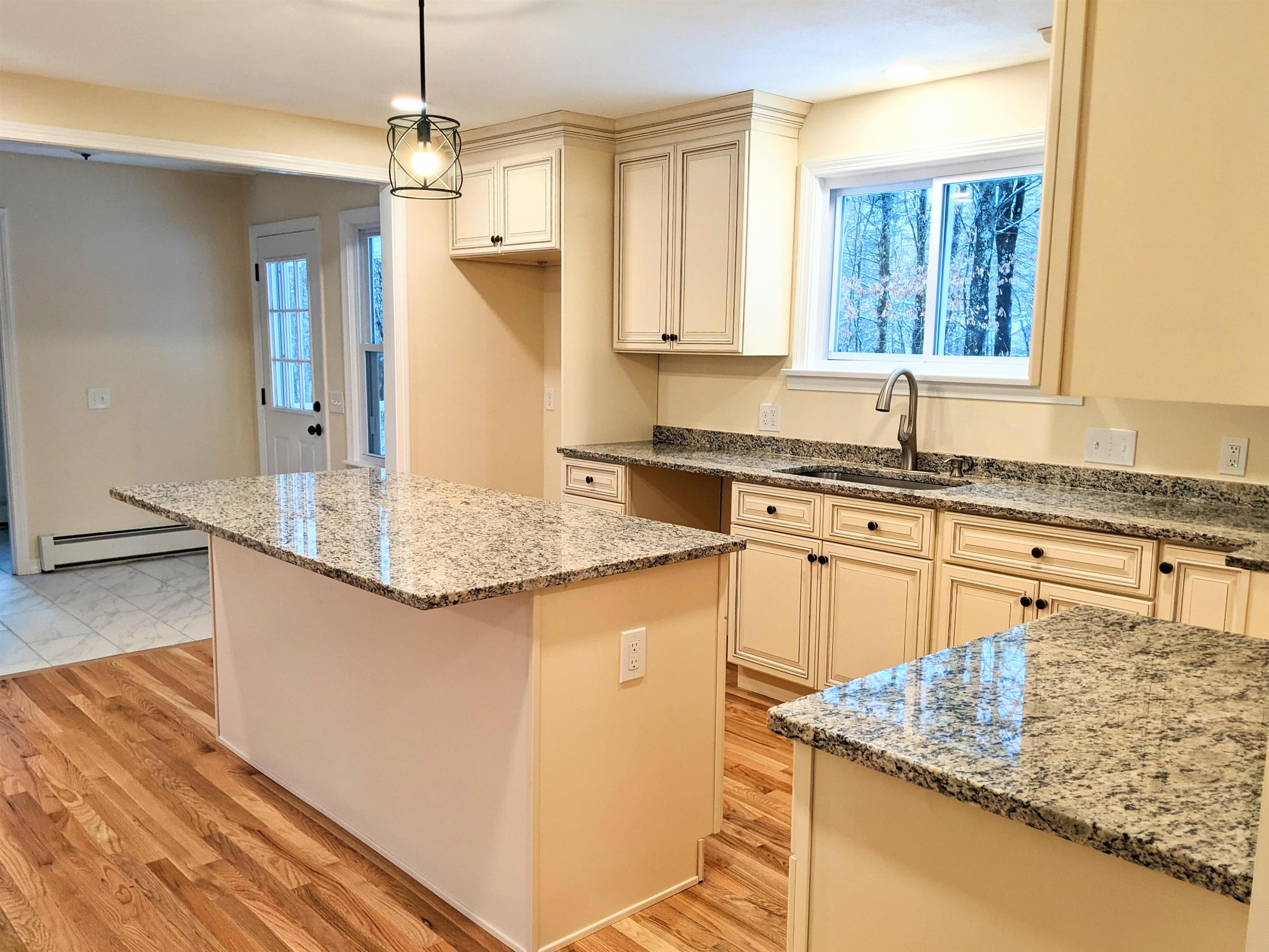 7 Karen Road Windham, NH 03087 - Photo 9 of 37