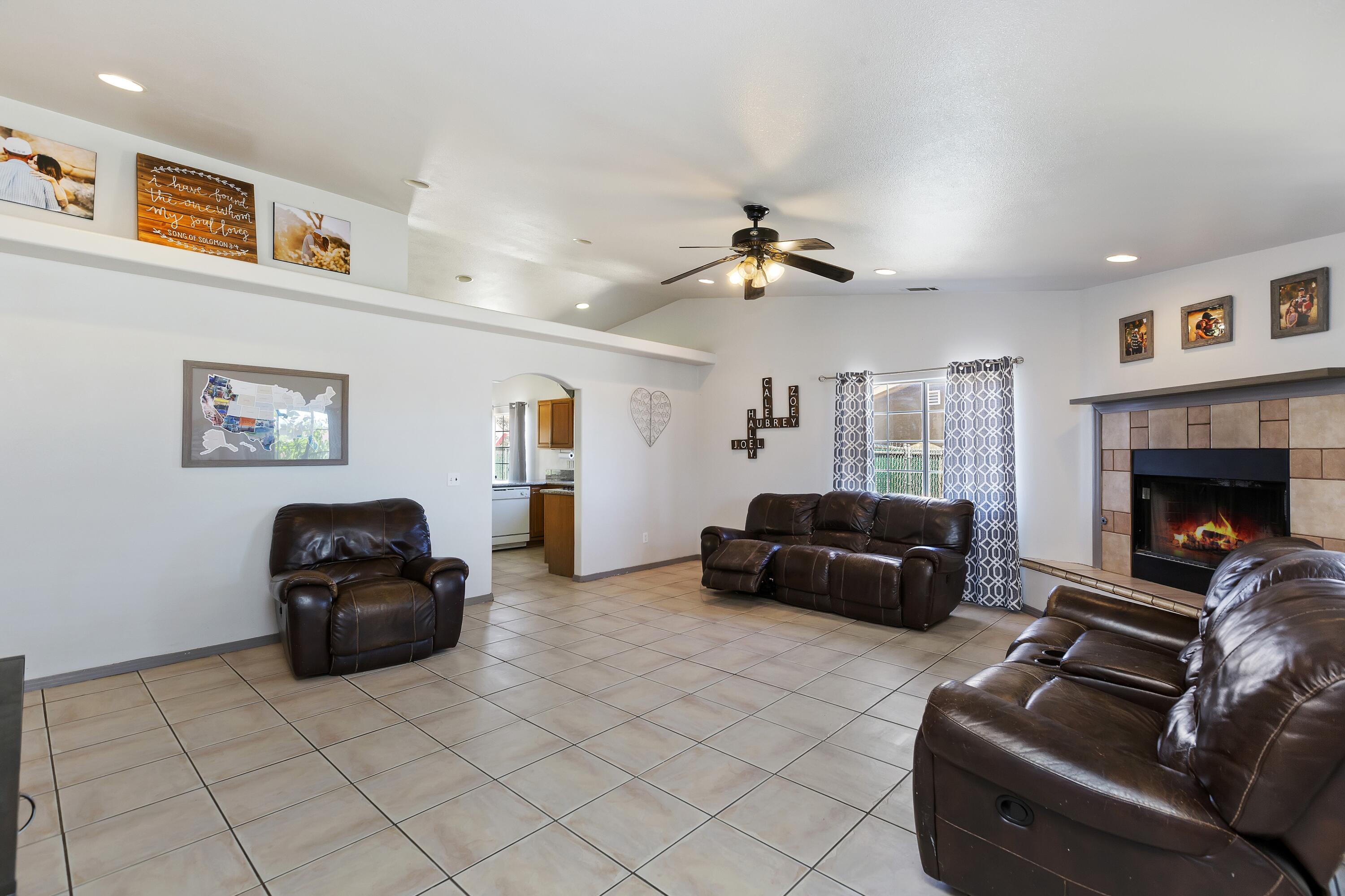 7482 Apache Trail Yucca Valley, CA 92284 - Photo 10 of 38 a living room with furniture