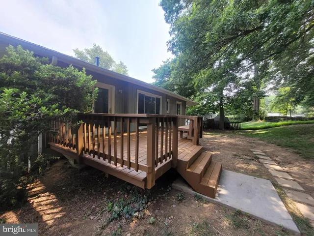 $3,400 | 4304 San Carlos Drive, Fairfax, VA 22030