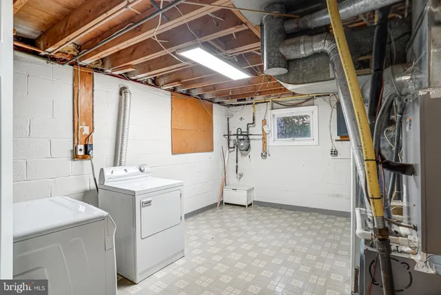 a view of a storage & utility room