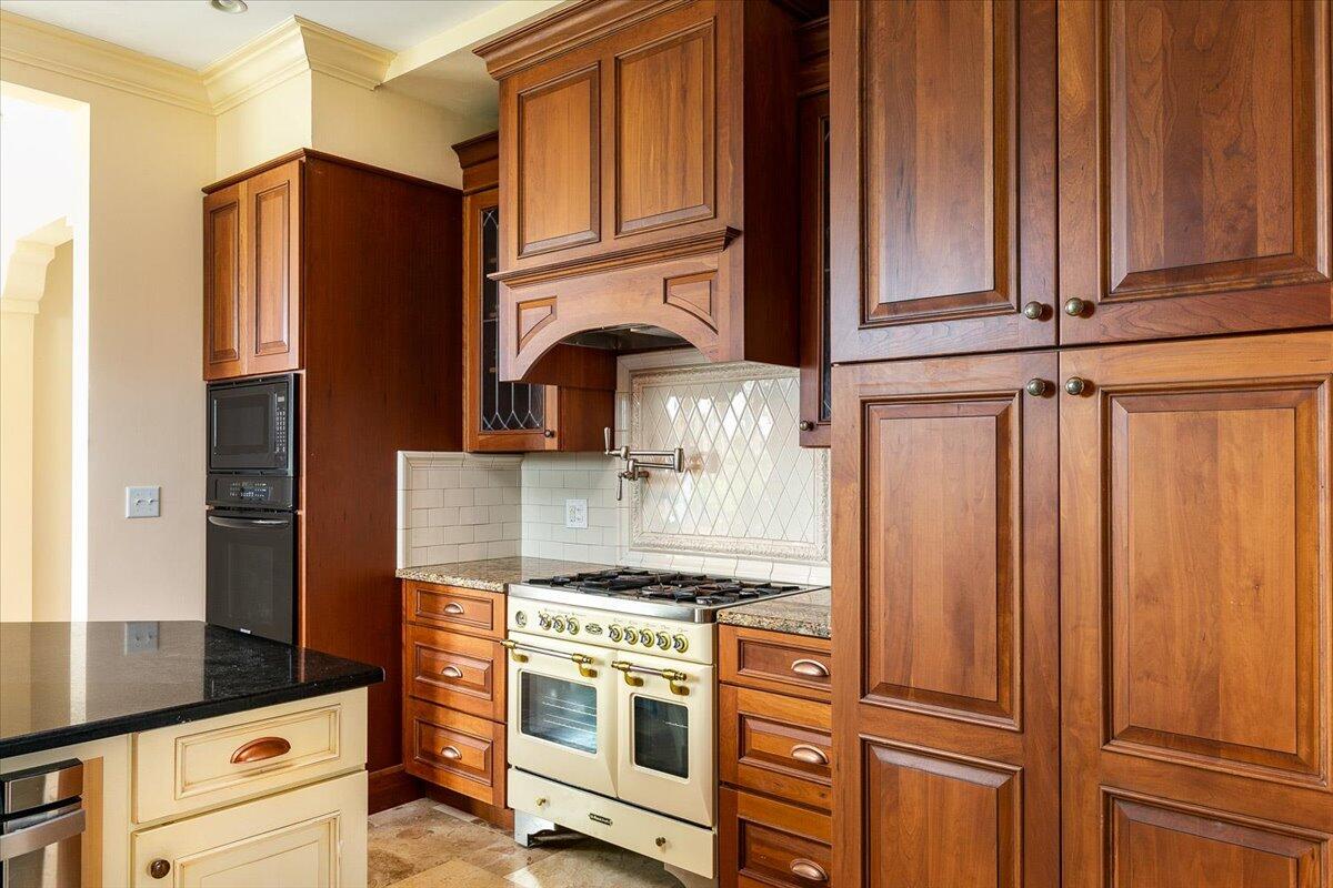 89 South Crest Road Chattanooga, TN 37404 - Photo 10 of 47 10-89 S Crest - 010