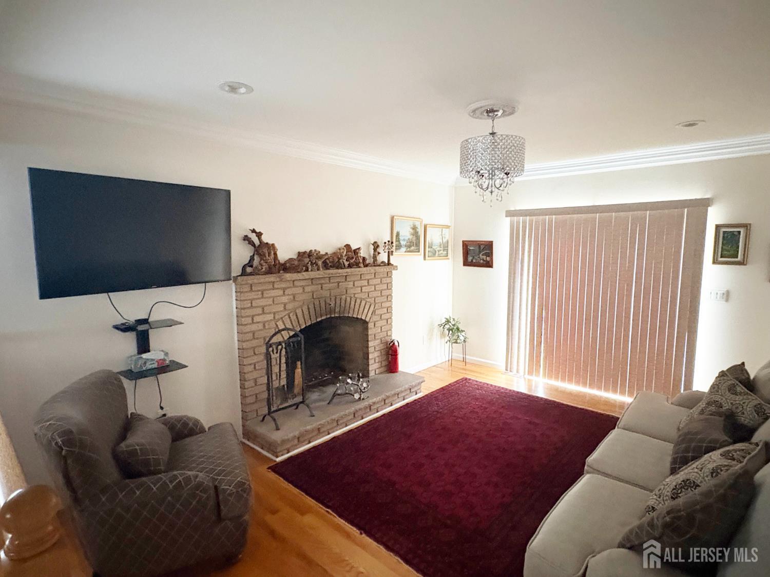 61 Rose Street Edison, NJ 08817 - Photo 4 of 17
