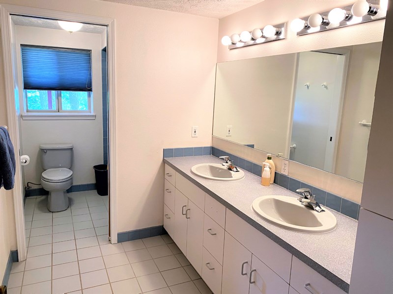 2412 East Chattaroy Road Chattaroy, WA 99003 - Photo 13 of 20 Gallery Image 13