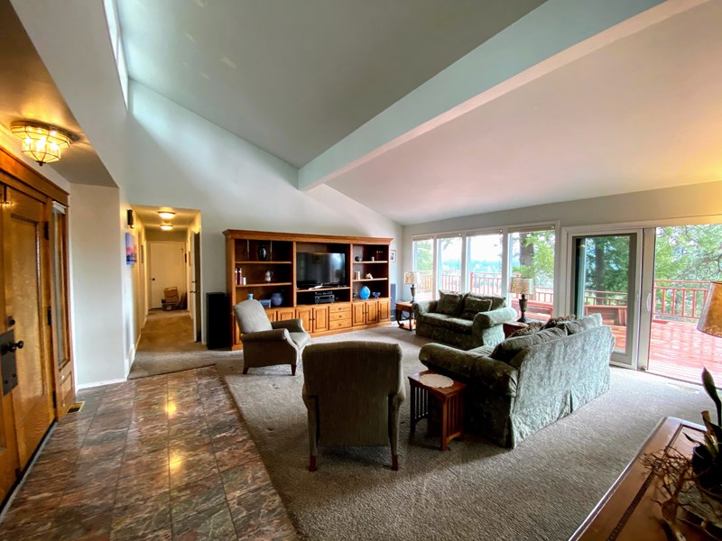 2412 East Chattaroy Road Chattaroy, WA 99003 - Photo 3 of 20 Gallery Image 3