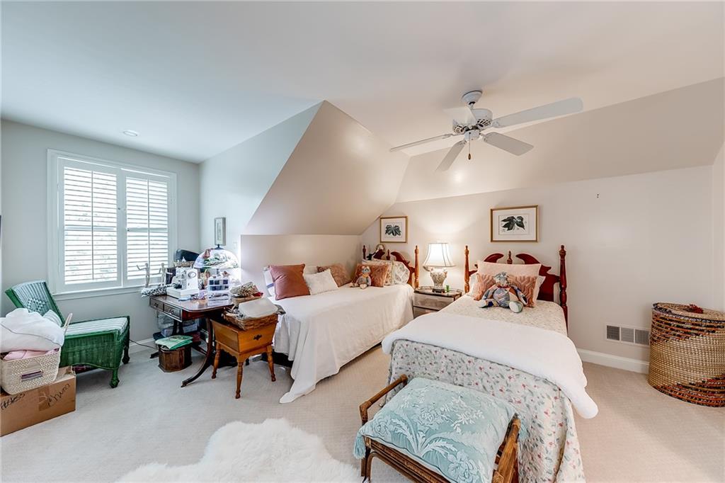 6180 Old Jefferson Road Athens, GA 30607 - Photo 57 of 100 a bed room with two bed and a couch