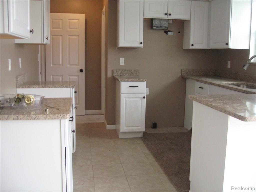 7166 Cook Road Swartz Creek, MI 48473 - Photo 5 of 22 IMG_0218.JPG