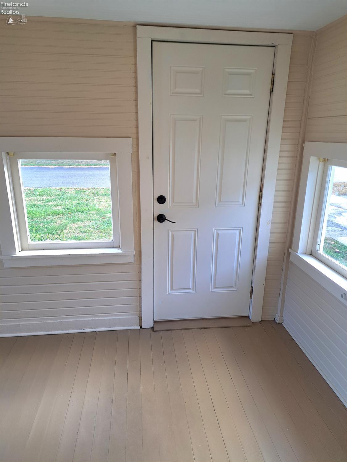 822 Upton Road Fremont, OH 43420 - Photo 2 of 12 Gallery Image 2