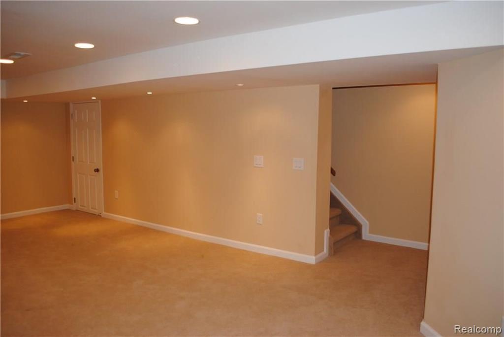 572 Tennyson Rochester Hills, MI 48307 - Photo 12 of 23