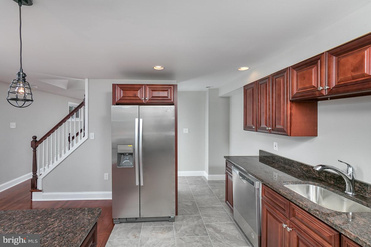 5534 Whitwood Road Baltimore, MD 21206 - Photo 3 of 24 Kitchen