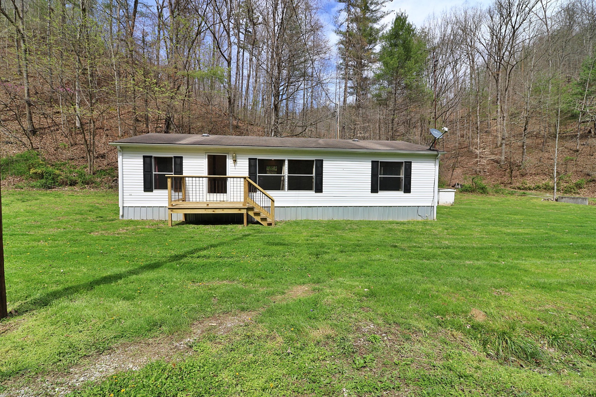 1239 Brimstone Road Robbins, TN 37852 - Photo 3 of 40 Gallery Image 3
