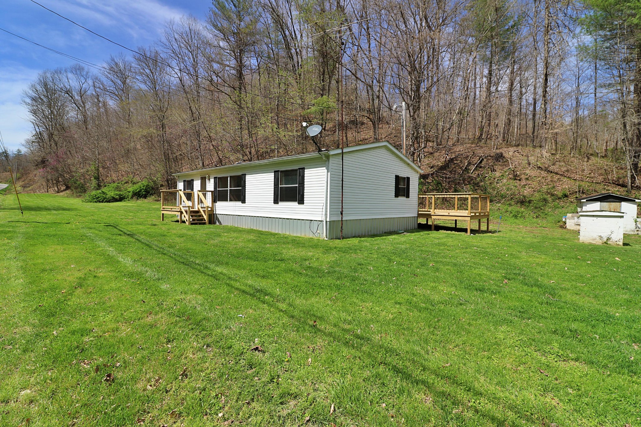 1239 Brimstone Road Robbins, TN 37852 - Photo 35 of 40 Gallery Image 35