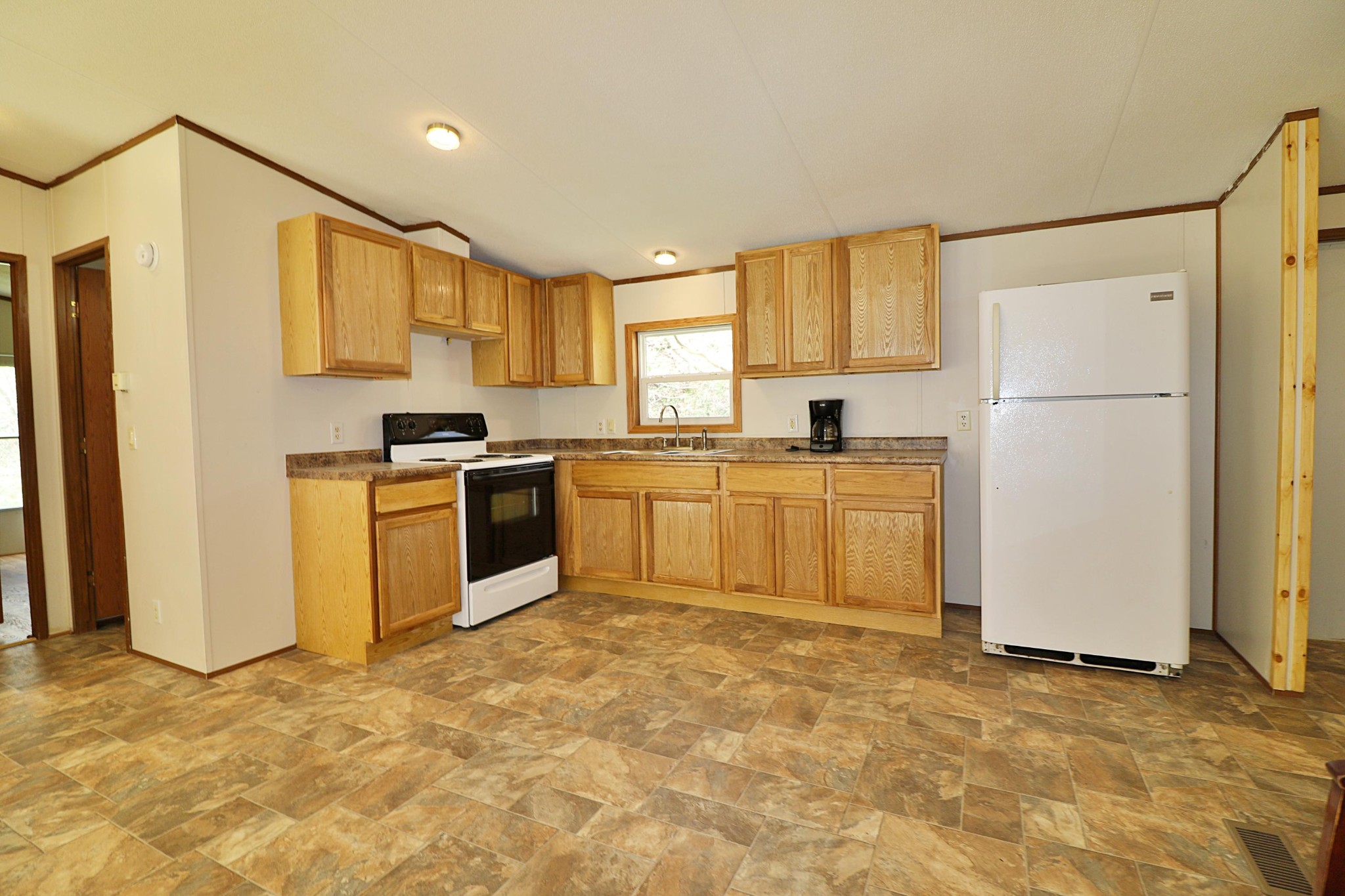 1239 Brimstone Road Robbins, TN 37852 - Photo 8 of 40 Gallery Image 8