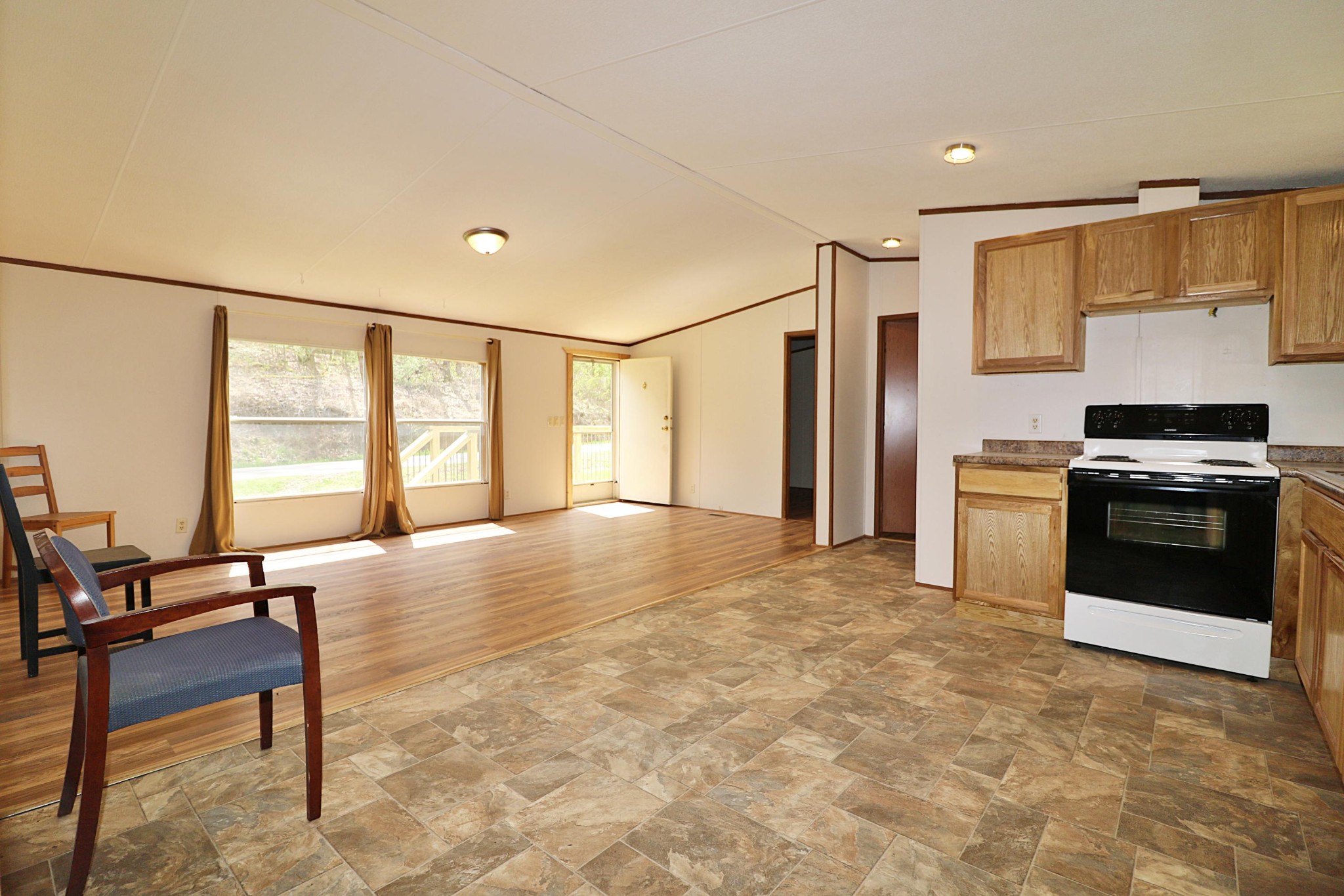 1239 Brimstone Road Robbins, TN 37852 - Photo 9 of 40 Gallery Image 9