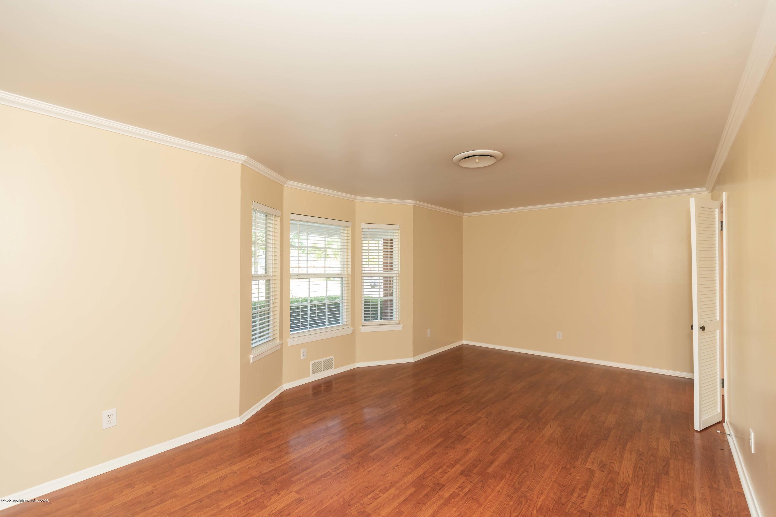 6119 Hanson Road Amarillo, TX 79106 - Photo 8 of 45 LIVING ROOM VIEW 2