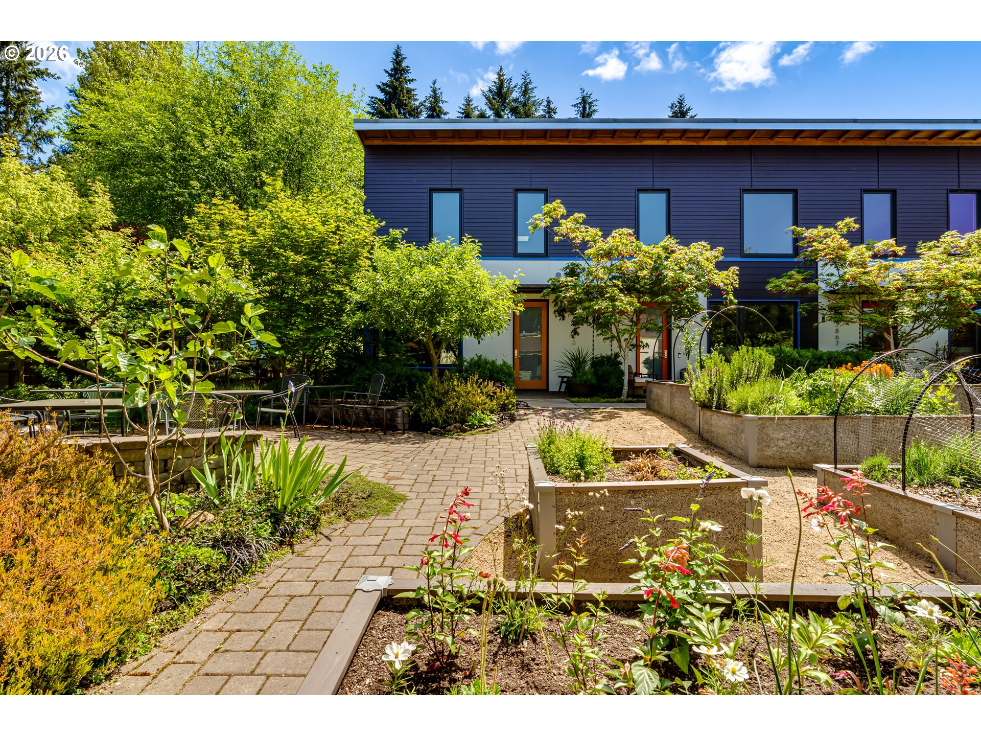 2863 Friendly Street Eugene, OR 97405 - Photo 4 of 24