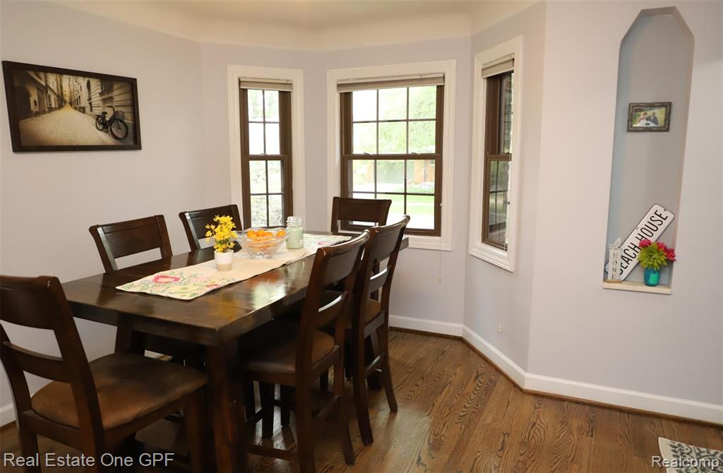 1864 Hawthorne Road Grosse Pointe Woods, MI 48236 - Photo 9 of 30