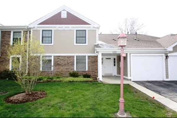 $2,000 | 232 Driftwood Lane, Unit C1, Schaumburg, IL 60193