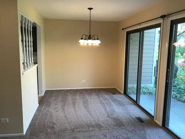 $2,000 | 232 Driftwood Lane, Unit C1, Schaumburg, IL 60193