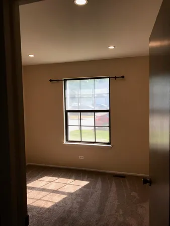 $2,000 | 232 Driftwood Lane, Unit C1, Schaumburg, IL 60193