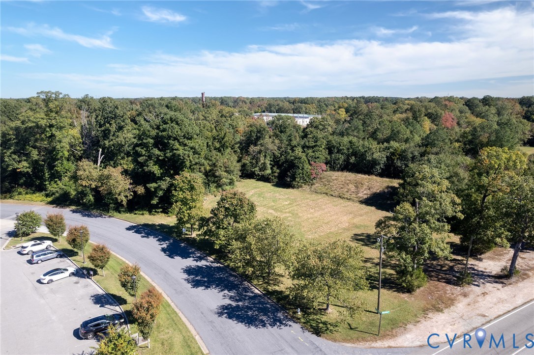 3002 Mountain Road Glen Allen, VA 23060 - Photo 13 of 13 a view of a backyard of the house