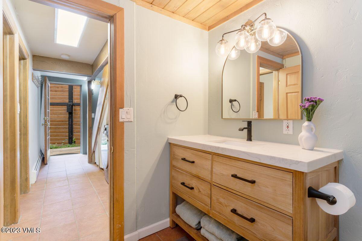 2958 South Frontage Road West, Unit A4 Vail, CO 81657 - Photo 16 of 29 photo_online_017