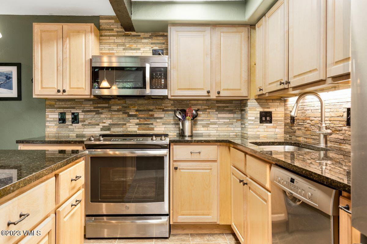 2958 South Frontage Road West, Unit A4 Vail, CO 81657 - Photo 9 of 29 photo_online_009