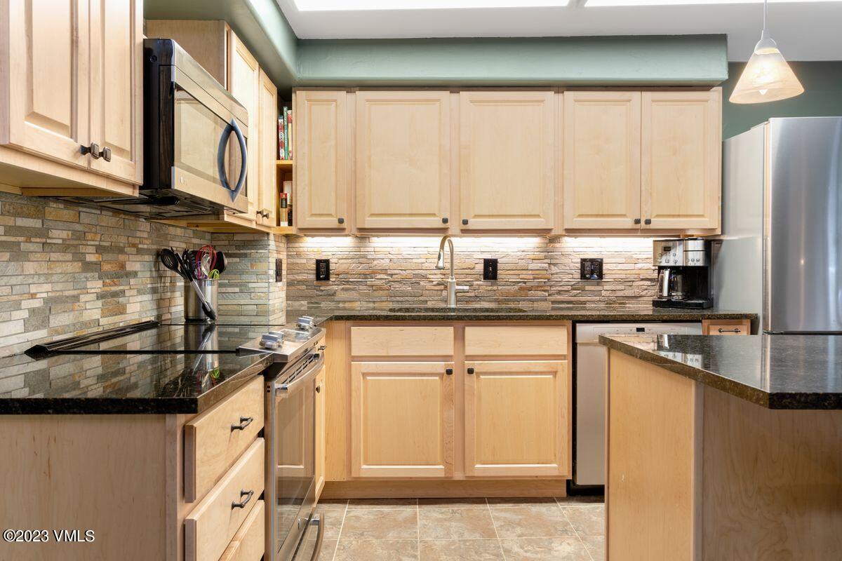 2958 South Frontage Road West, Unit A4 Vail, CO 81657 - Photo 10 of 29 photo_online_010