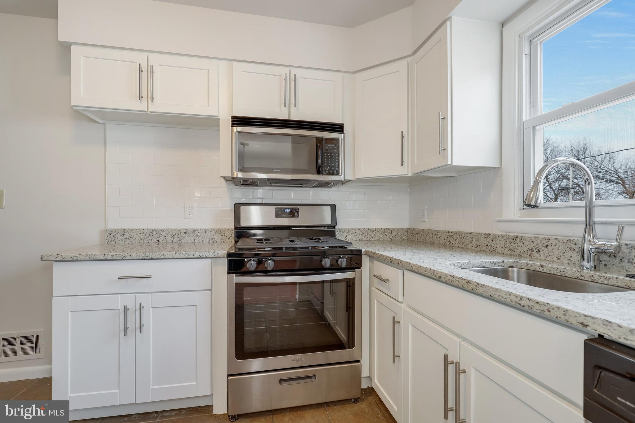6807 Richardson Road Baltimore, MD 21207 - Photo 11 of 29